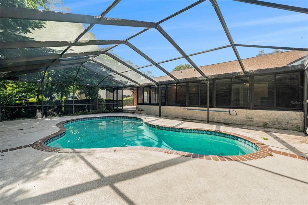 出租: $3,249 (4 贝兹, 2 浴室, 2729 平方英尺)