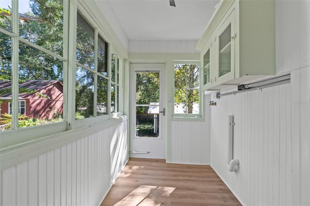 На продажу: $425,000 (3 спален, 2 ванн, 1677 Квадратных фут)