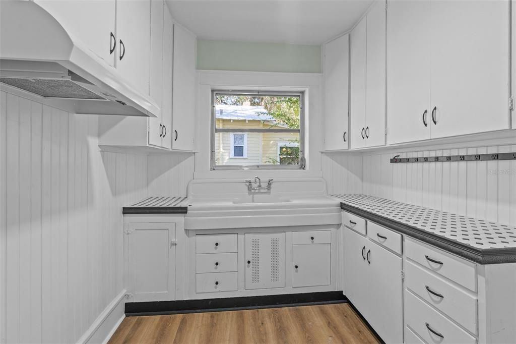 На продажу: $425,000 (3 спален, 2 ванн, 1677 Квадратных фут)