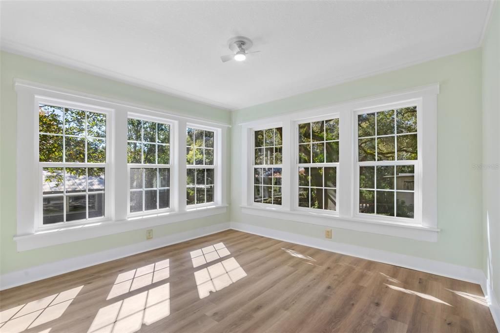 На продажу: $425,000 (3 спален, 2 ванн, 1677 Квадратных фут)