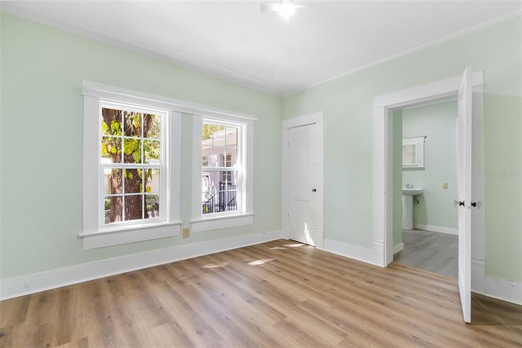 На продажу: $425,000 (3 спален, 2 ванн, 1677 Квадратных фут)