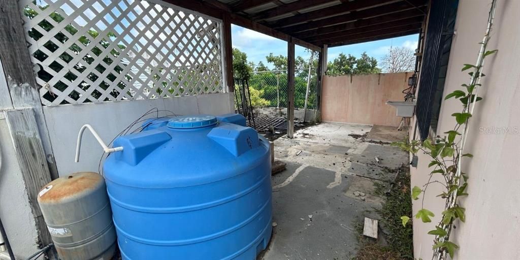 Activo con contrato: $159,900 (5 camas, 4 baños, 2200 Pies cuadrados)