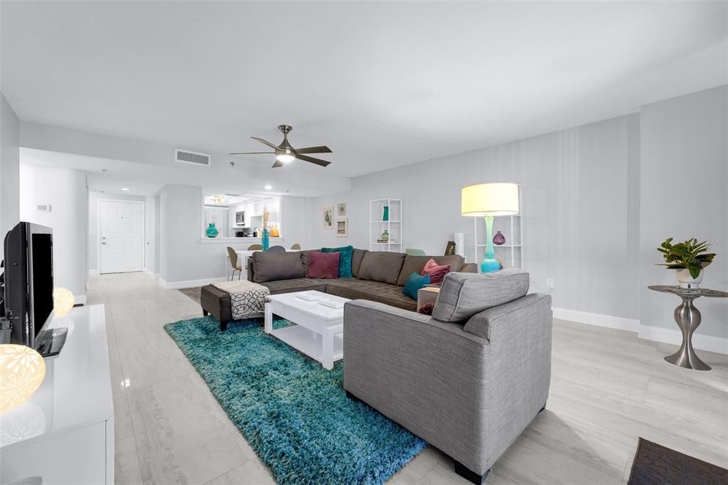 待售: $289,500 (2 贝兹, 2 浴室, 1304 平方英尺)