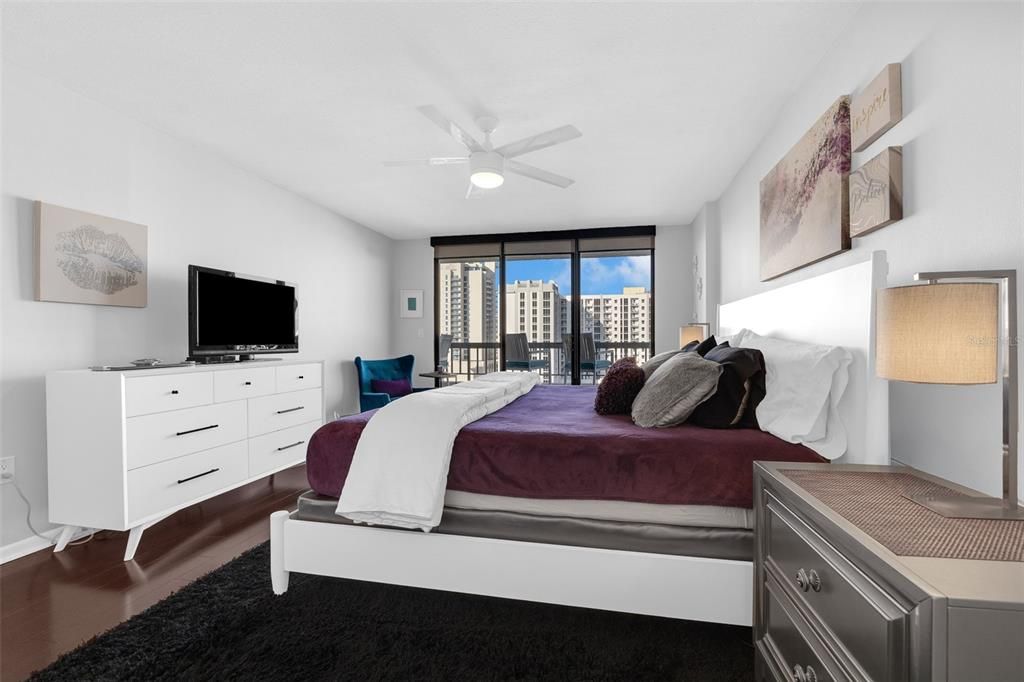 待售: $289,500 (2 贝兹, 2 浴室, 1304 平方英尺)