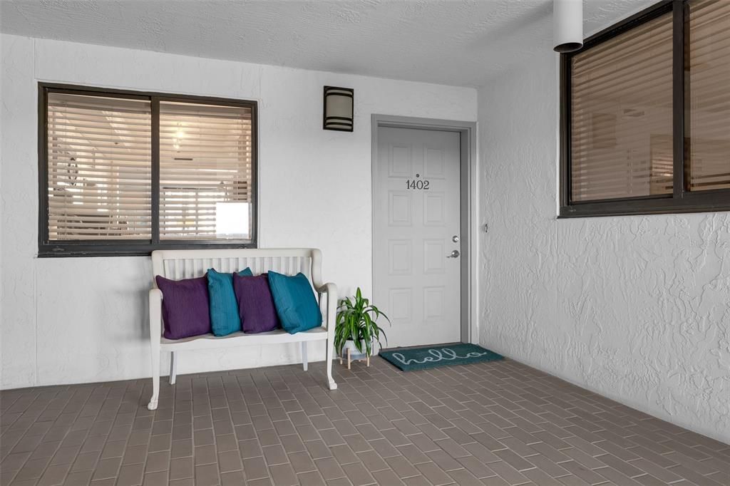 待售: $289,500 (2 贝兹, 2 浴室, 1304 平方英尺)