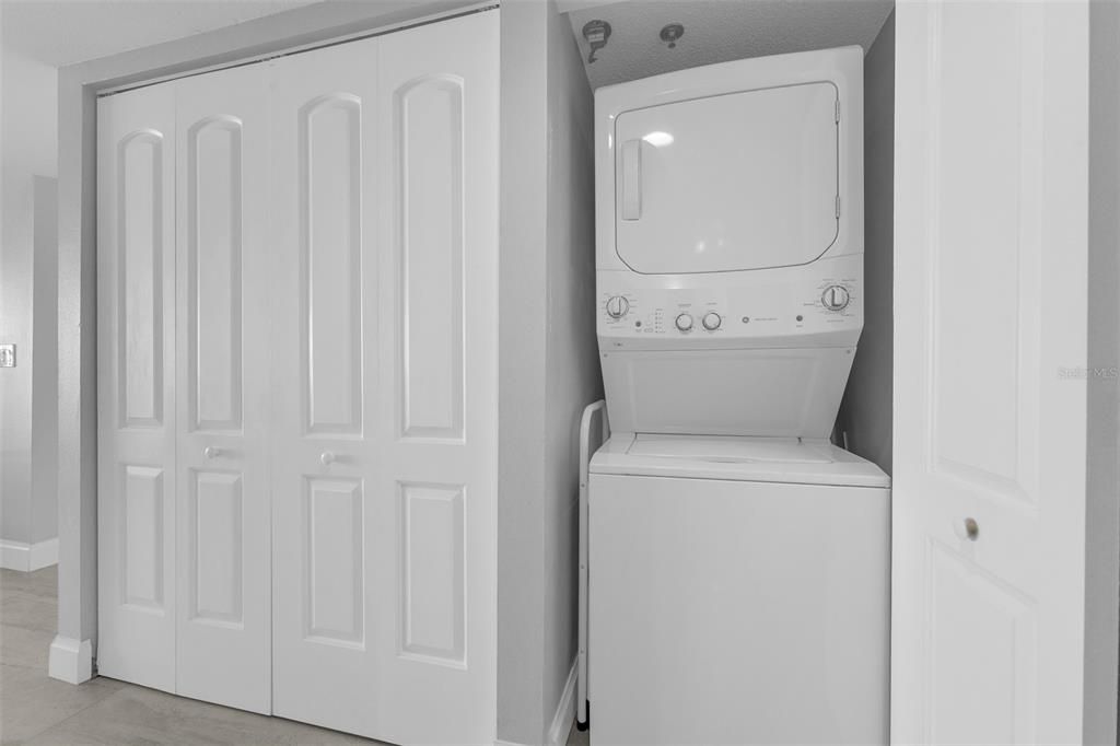 待售: $289,500 (2 贝兹, 2 浴室, 1304 平方英尺)