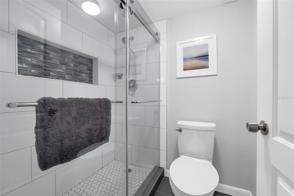 待售: $289,500 (2 贝兹, 2 浴室, 1304 平方英尺)