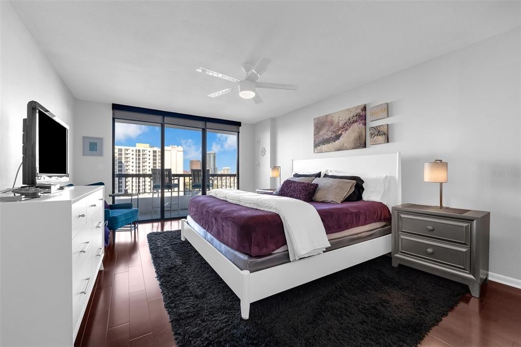 待售: $289,500 (2 贝兹, 2 浴室, 1304 平方英尺)