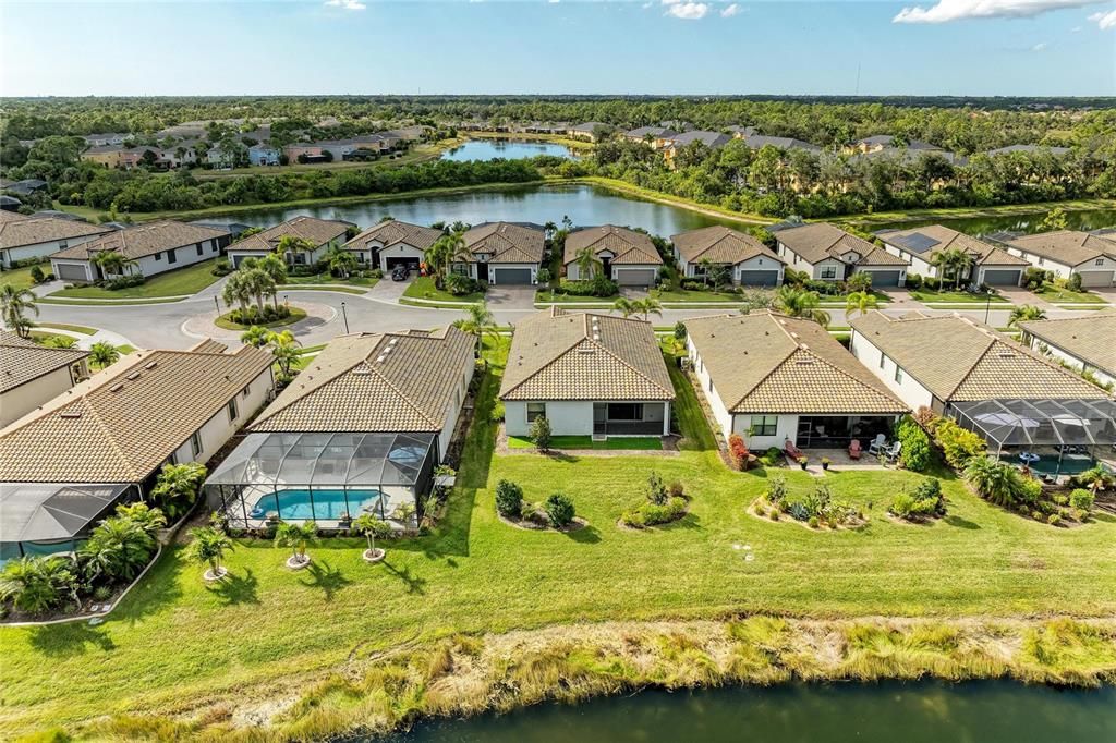 For Sale: $400,000 (3 beds, 3 baths, 1855 Square Feet)