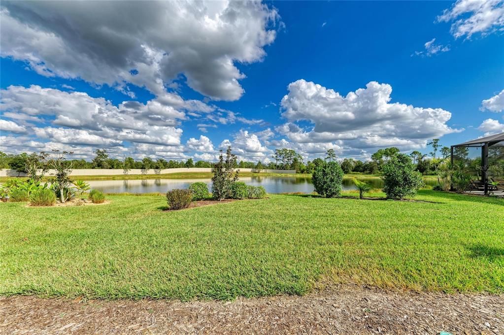 For Sale: $400,000 (3 beds, 3 baths, 1855 Square Feet)