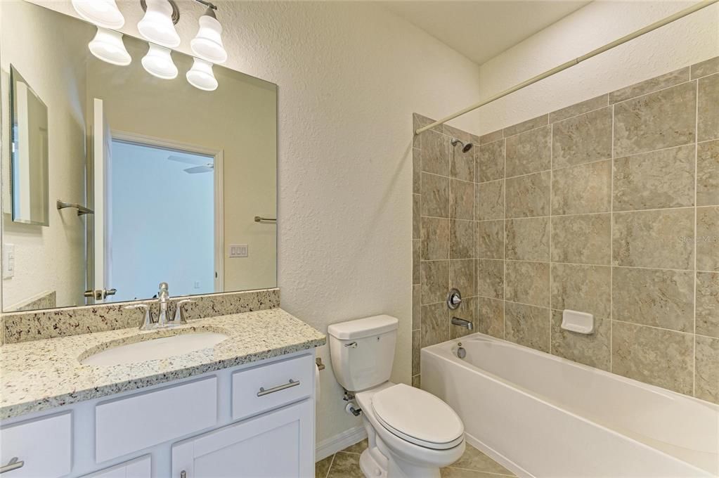 For Sale: $400,000 (3 beds, 3 baths, 1855 Square Feet)