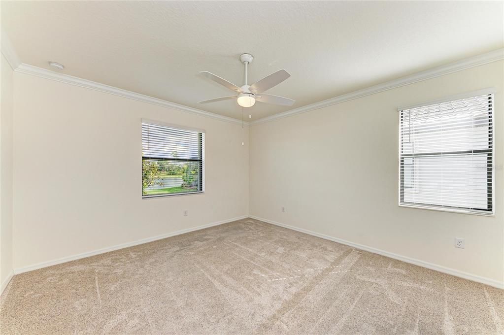 For Sale: $400,000 (3 beds, 3 baths, 1855 Square Feet)