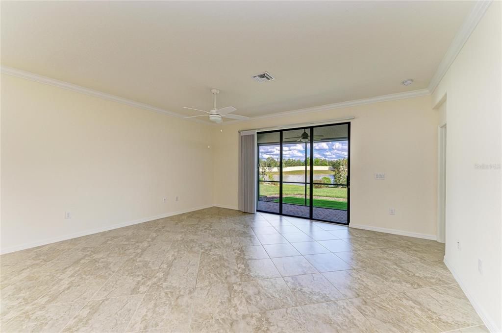 For Sale: $400,000 (3 beds, 3 baths, 1855 Square Feet)