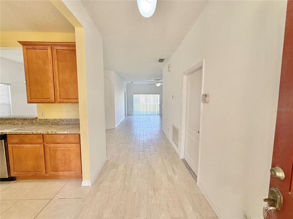 For Sale: $299,900 (3 beds, 2 baths, 1519 Square Feet)