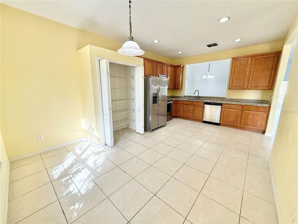 For Sale: $299,900 (3 beds, 2 baths, 1519 Square Feet)