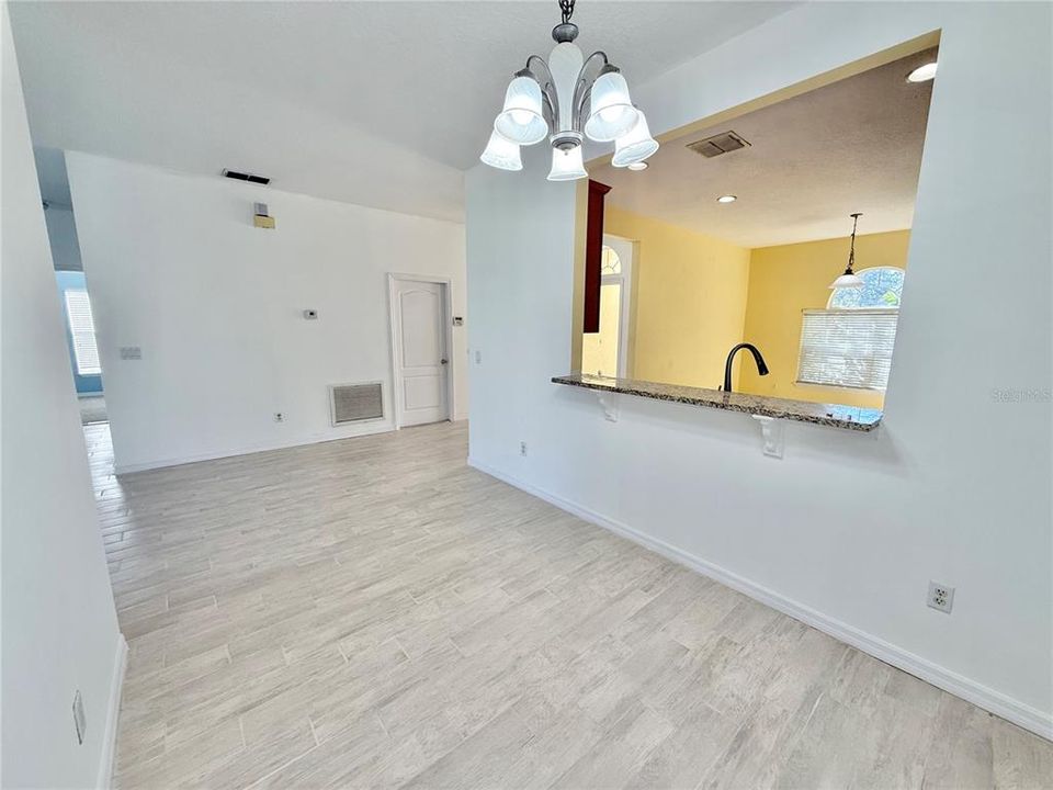 For Sale: $299,900 (3 beds, 2 baths, 1519 Square Feet)