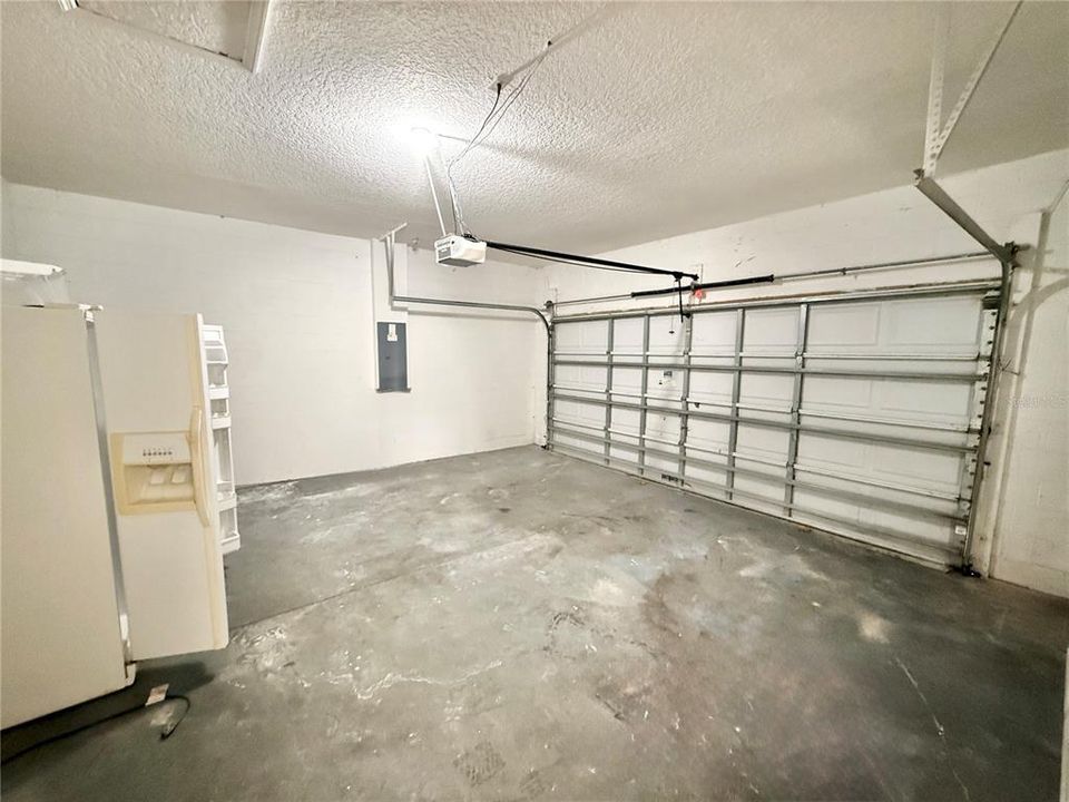 For Sale: $299,900 (3 beds, 2 baths, 1519 Square Feet)