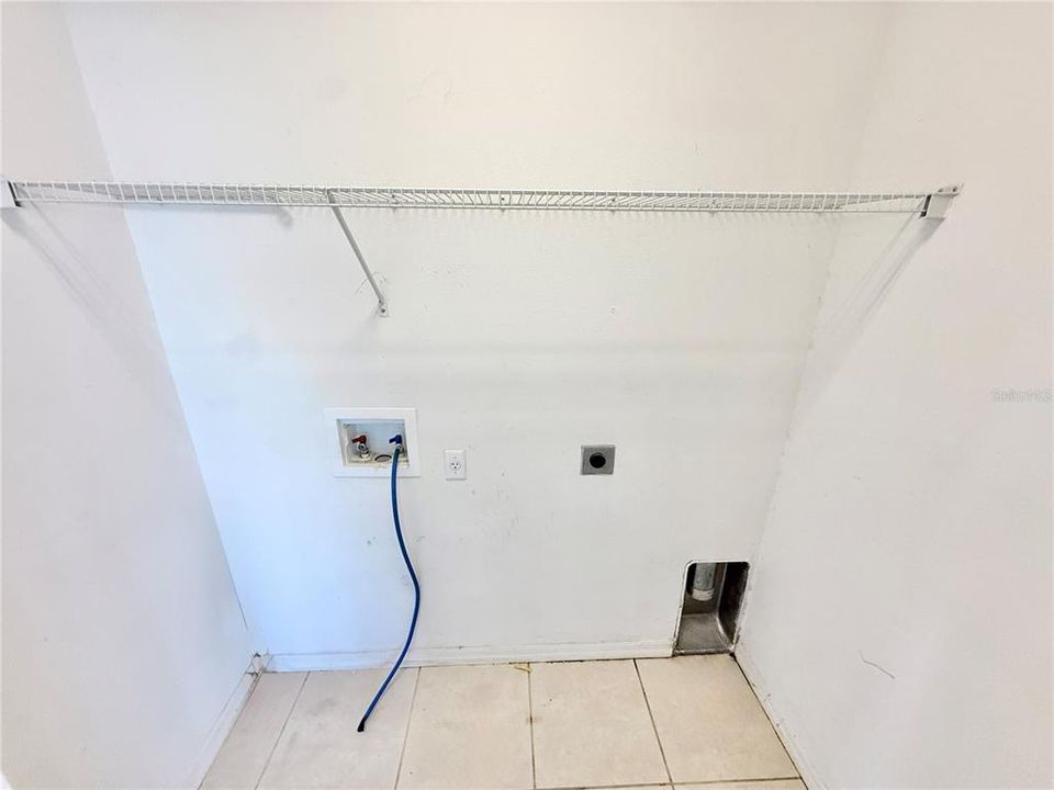 For Sale: $299,900 (3 beds, 2 baths, 1519 Square Feet)