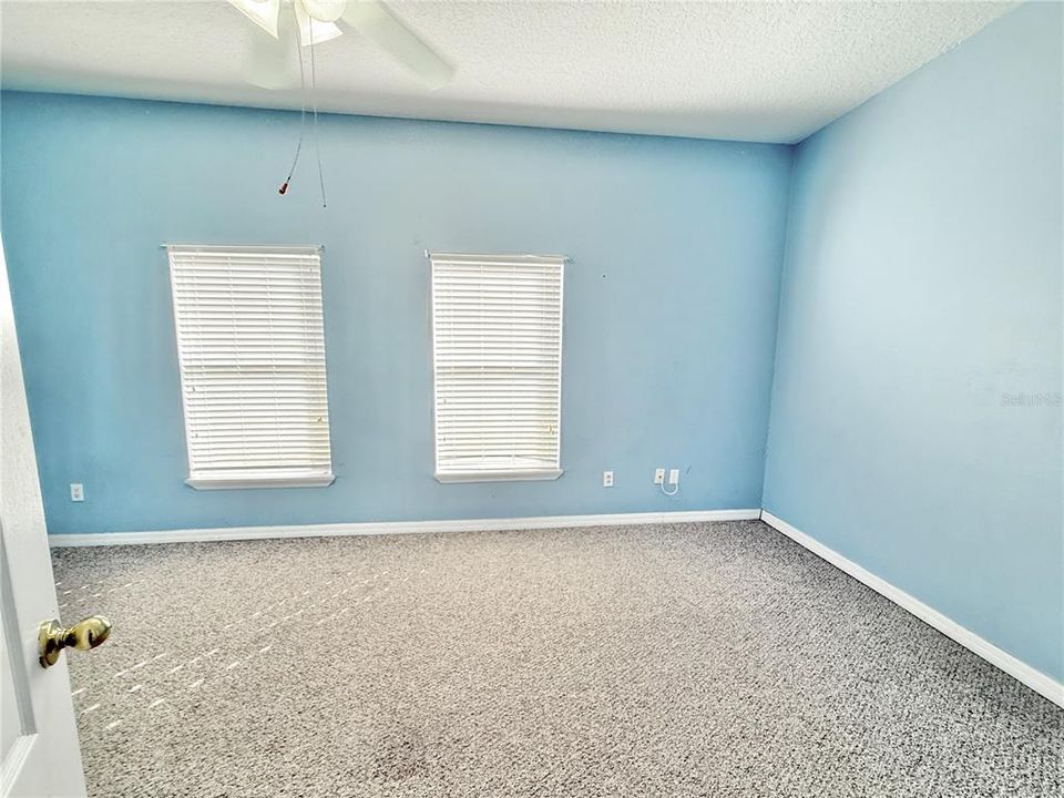 For Sale: $299,900 (3 beds, 2 baths, 1519 Square Feet)