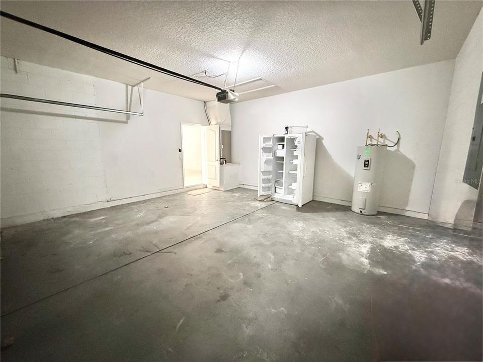 For Sale: $299,900 (3 beds, 2 baths, 1519 Square Feet)