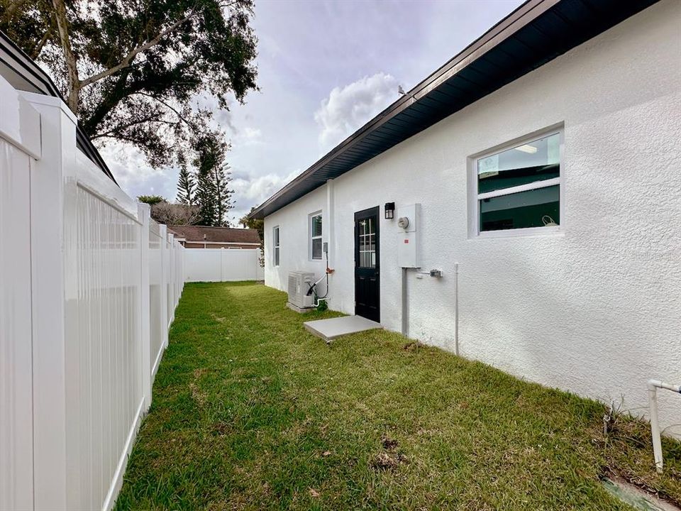 Active With Contract: $539,900 (3 beds, 2 baths, 2053 Square Feet)