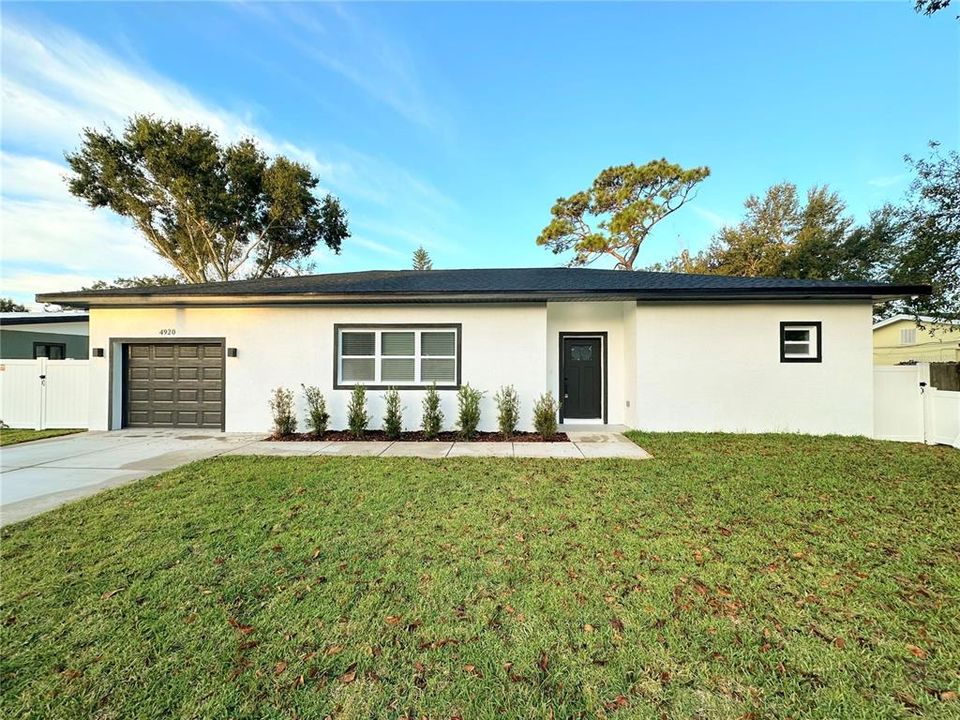Active With Contract: $539,900 (3 beds, 2 baths, 2053 Square Feet)