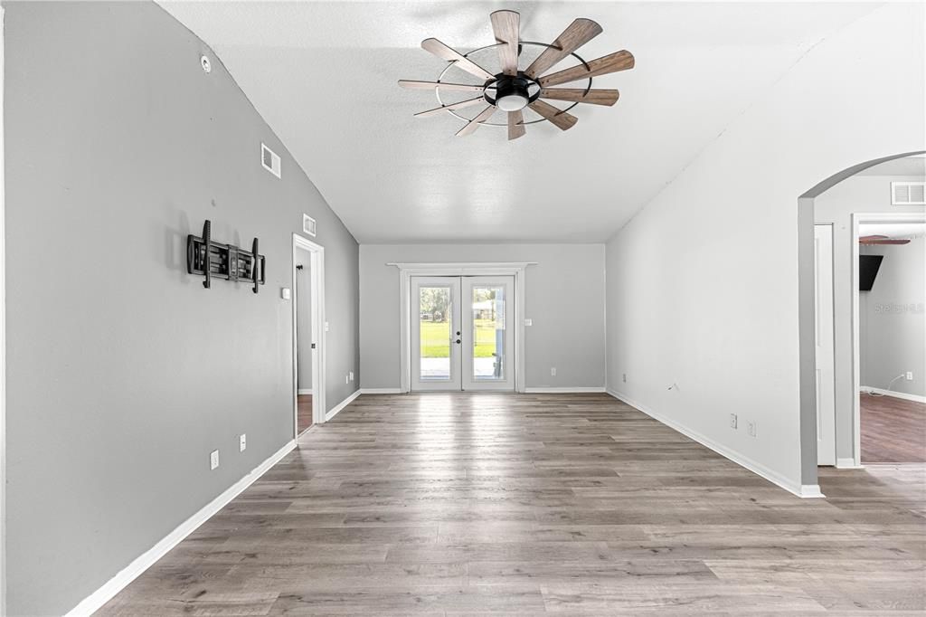 For Rent: $2,200 (3 beds, 2 baths, 1268 Square Feet)