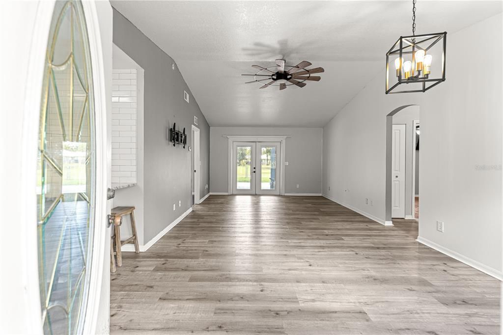 For Rent: $2,200 (3 beds, 2 baths, 1268 Square Feet)