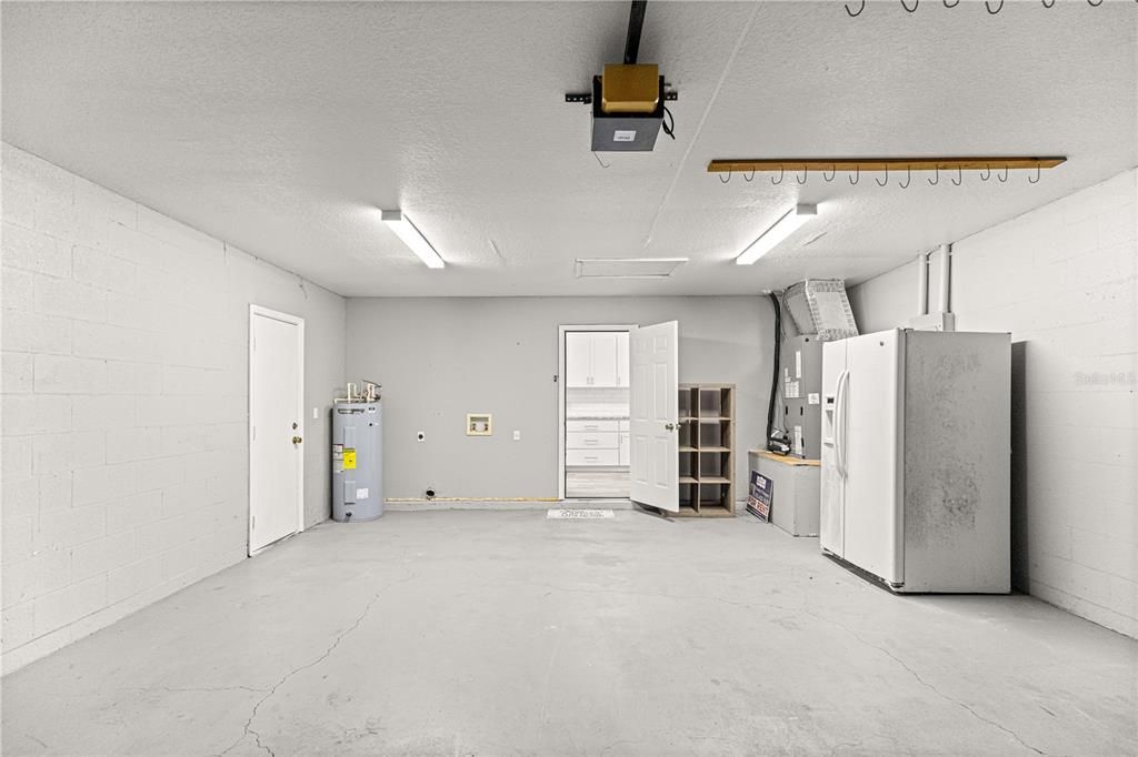 For Rent: $2,200 (3 beds, 2 baths, 1268 Square Feet)