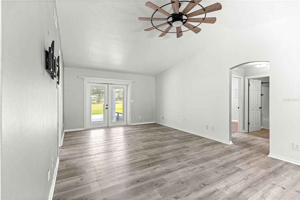 For Rent: $2,200 (3 beds, 2 baths, 1268 Square Feet)