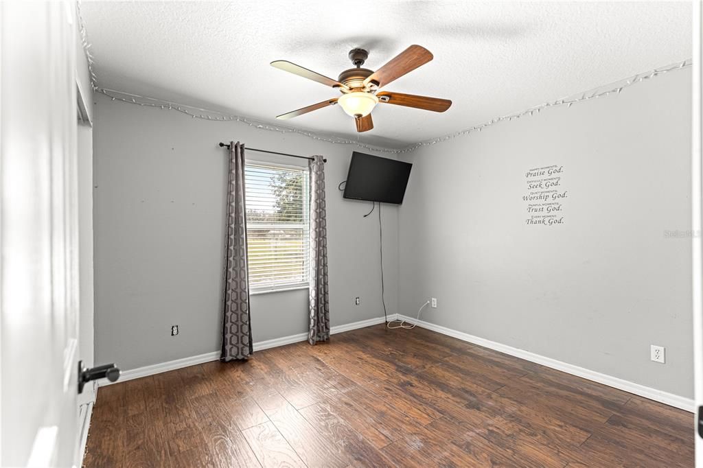 For Rent: $2,200 (3 beds, 2 baths, 1268 Square Feet)