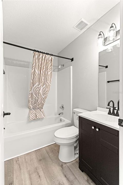 For Rent: $2,200 (3 beds, 2 baths, 1268 Square Feet)