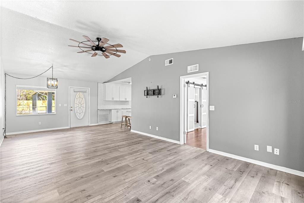 For Rent: $2,200 (3 beds, 2 baths, 1268 Square Feet)