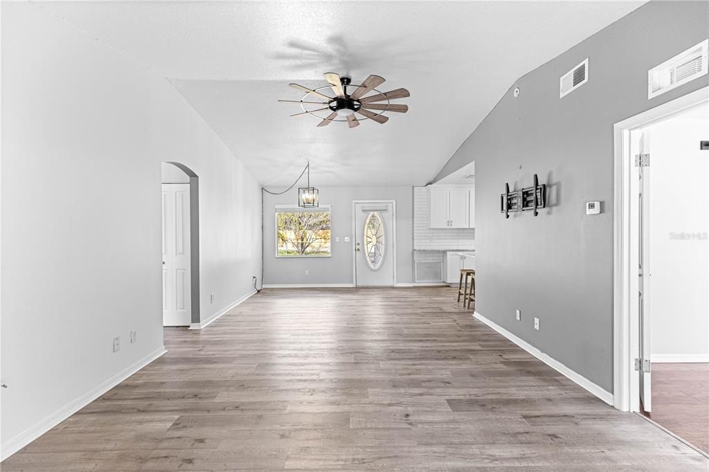 For Rent: $2,200 (3 beds, 2 baths, 1268 Square Feet)