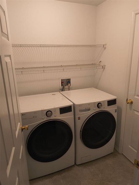 出租: $2,500 (4 贝兹, 2 浴室, 1950 平方英尺)