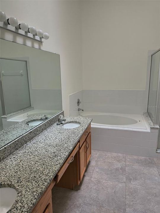 出租: $2,500 (4 贝兹, 2 浴室, 1950 平方英尺)