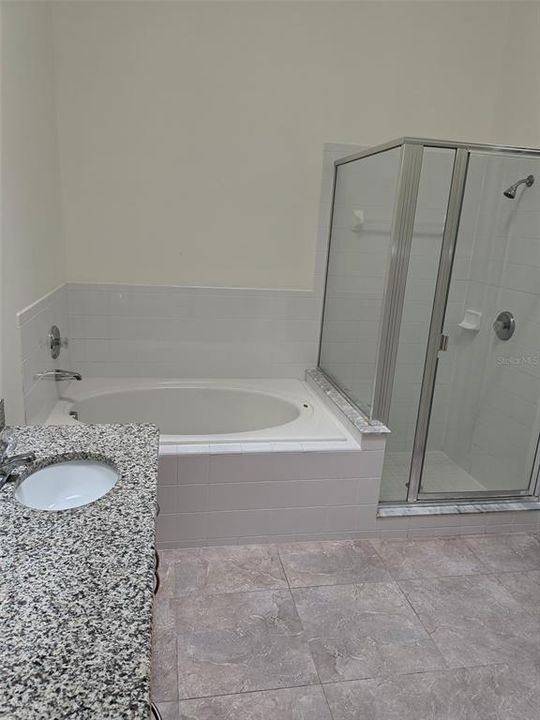 出租: $2,500 (4 贝兹, 2 浴室, 1950 平方英尺)