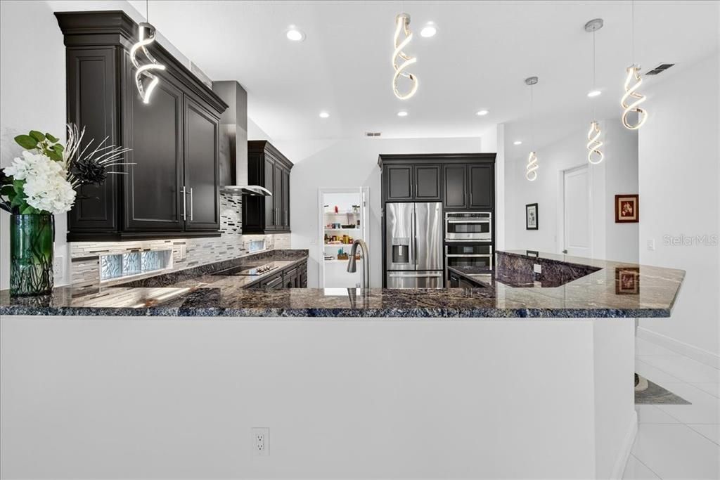 For Sale: $859,900 (3 beds, 2 baths, 2777 Square Feet)