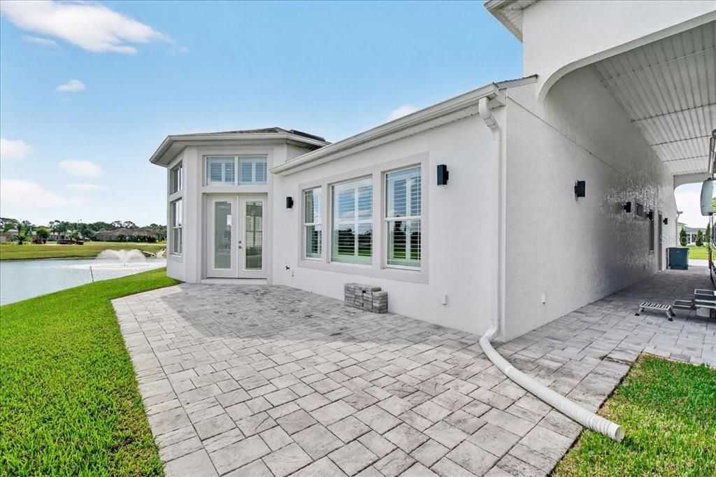 For Sale: $859,900 (3 beds, 2 baths, 2777 Square Feet)