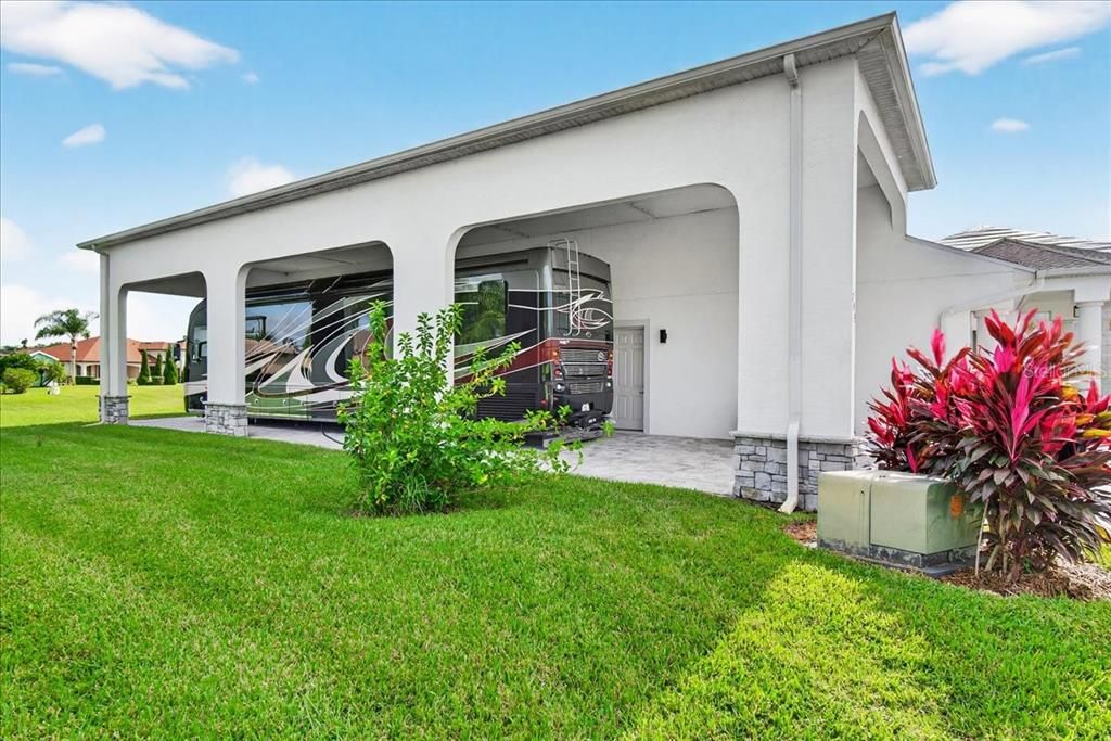 For Sale: $859,900 (3 beds, 2 baths, 2777 Square Feet)