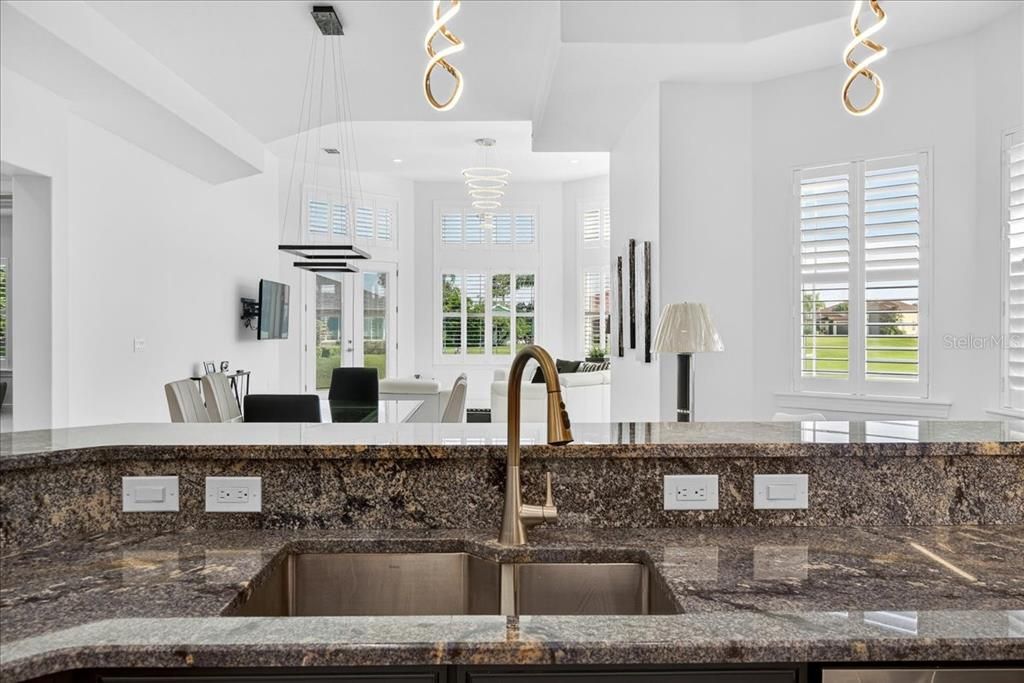 For Sale: $859,900 (3 beds, 2 baths, 2777 Square Feet)