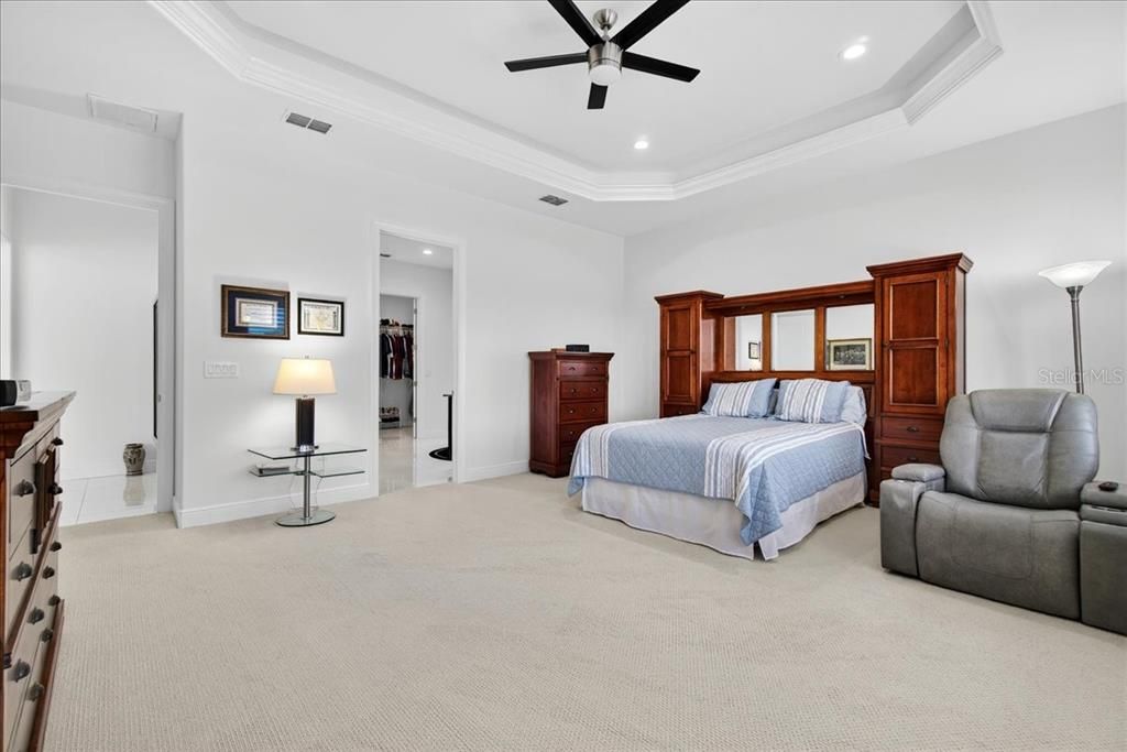 For Sale: $859,900 (3 beds, 2 baths, 2777 Square Feet)