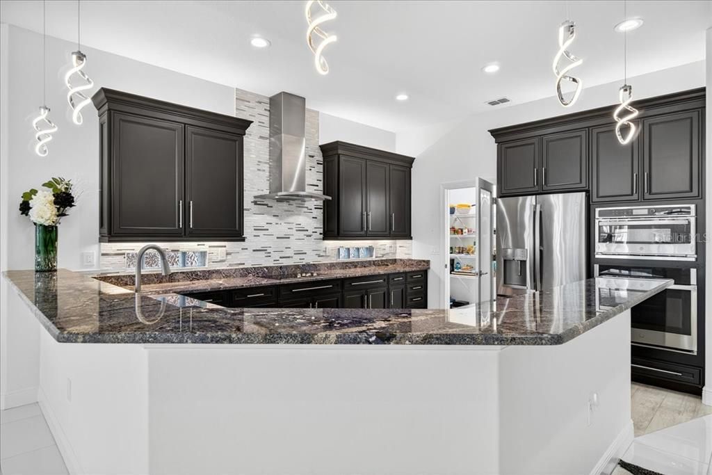 For Sale: $859,900 (3 beds, 2 baths, 2777 Square Feet)