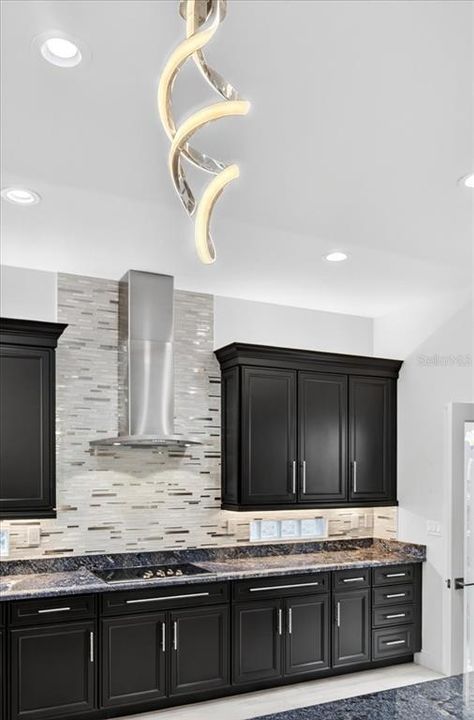 For Sale: $859,900 (3 beds, 2 baths, 2777 Square Feet)