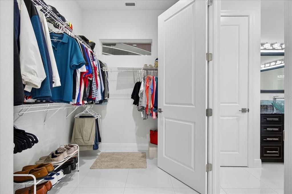 For Sale: $859,900 (3 beds, 2 baths, 2777 Square Feet)