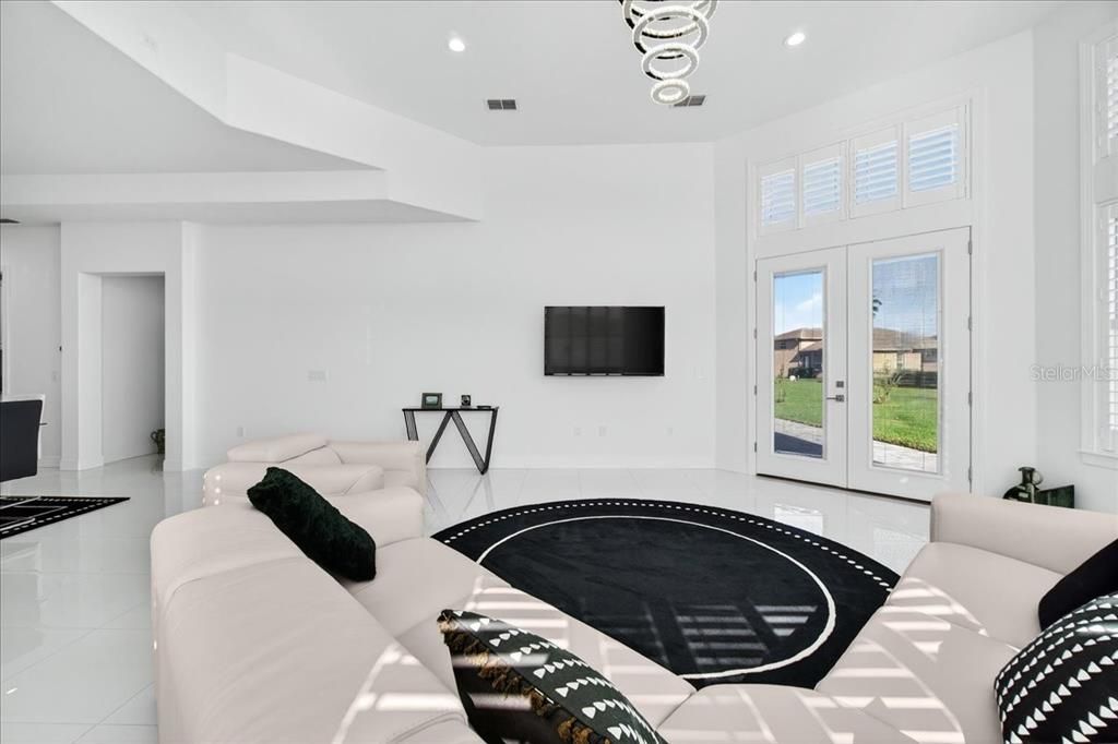 For Sale: $859,900 (3 beds, 2 baths, 2777 Square Feet)