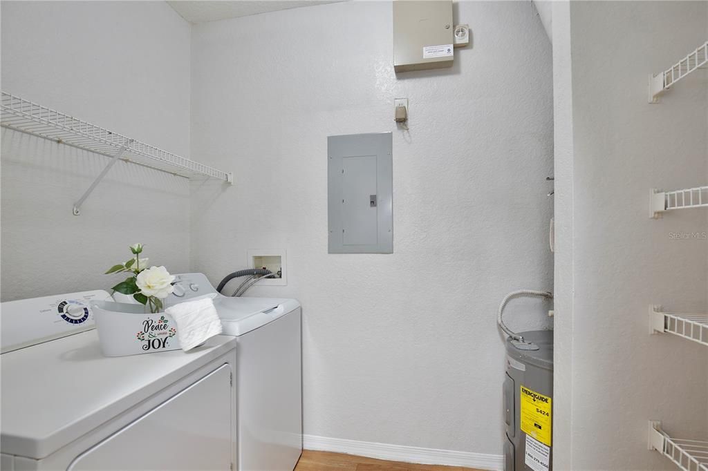 Activo con contrato: $208,000 (3 camas, 2 baños, 1194 Pies cuadrados)