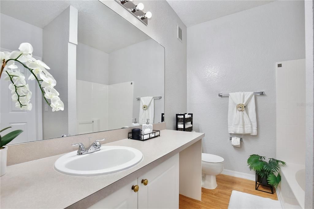 Activo con contrato: $208,000 (3 camas, 2 baños, 1194 Pies cuadrados)