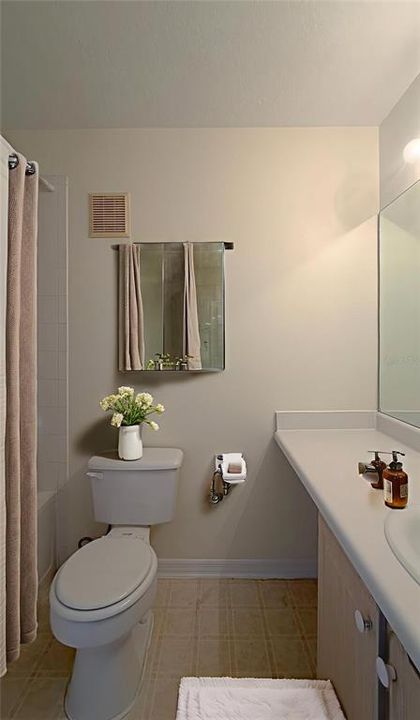 For Sale: $234,990 (2 beds, 2 baths, 975 Square Feet)