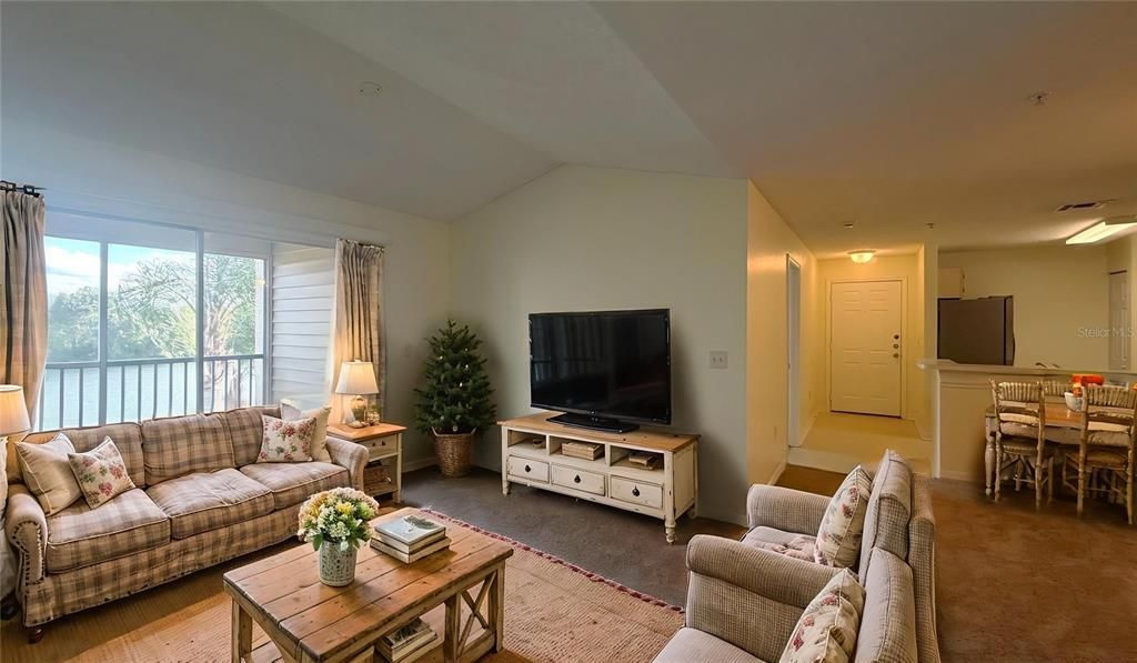 For Sale: $234,990 (2 beds, 2 baths, 975 Square Feet)